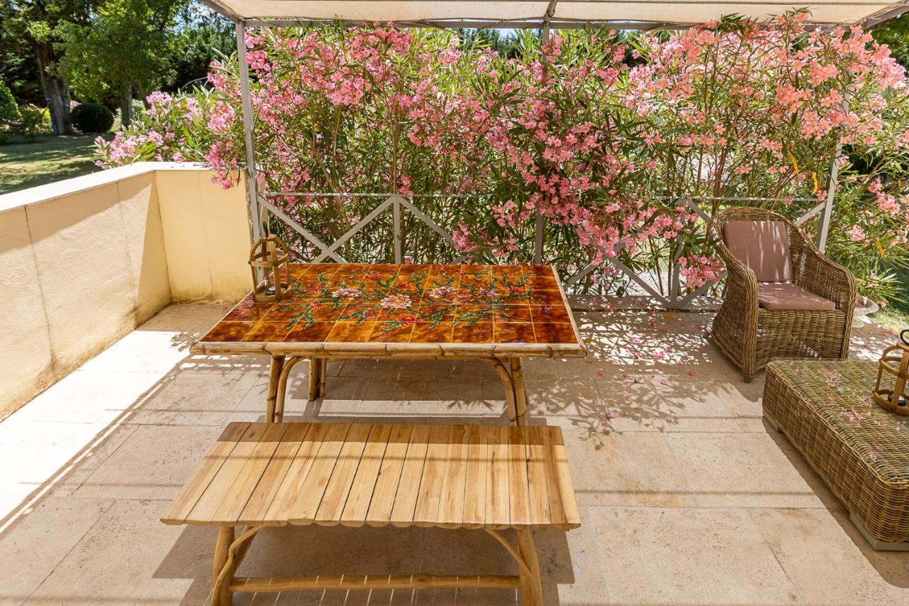 Mas De Capelou Bed and Breakfast Avignon Eksteriør billede